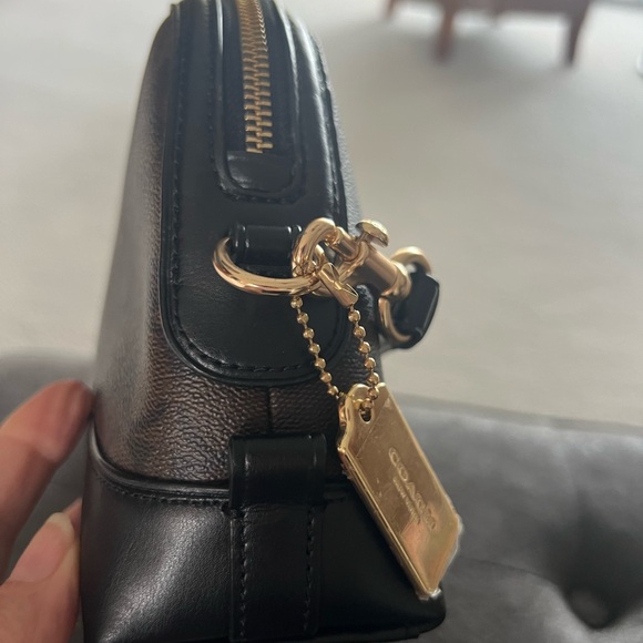 Coach Limited Signature Dome Crossbody (Leather) Never Used - Picture 7 of 8